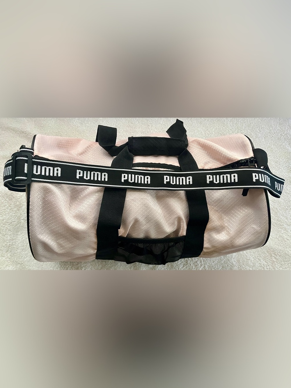 Puma Pink/Black Logo Strap Gym Duffle tote great exterior condition - see pics